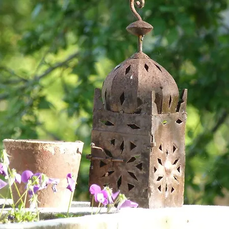 Domaine Des Deux Cedres Bed & Breakfast 3*
