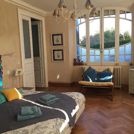 Domaine Des Deux Cedres Bed & Breakfast Gauriac