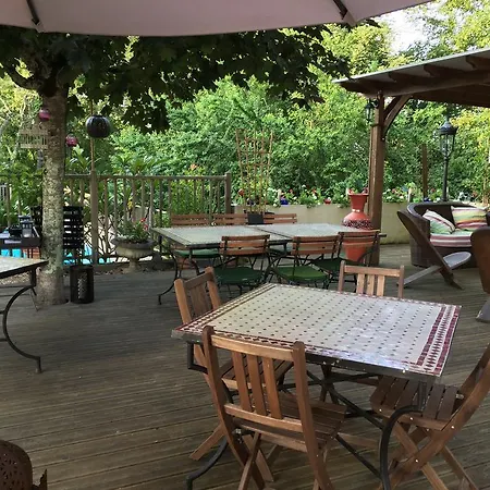 Domaine Des Deux Cèdres Couette-café