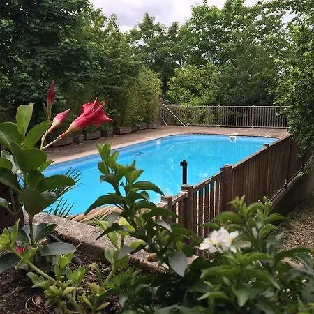 Domaine Des Deux Cèdres Couette-café 3*