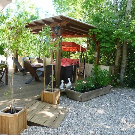 Bed & Breakfast Domaine Des Deux Cedres